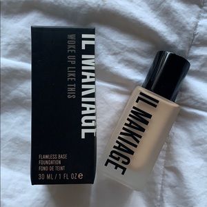 IL MAKIAGE Woke Up Like This Foundation Shade 040